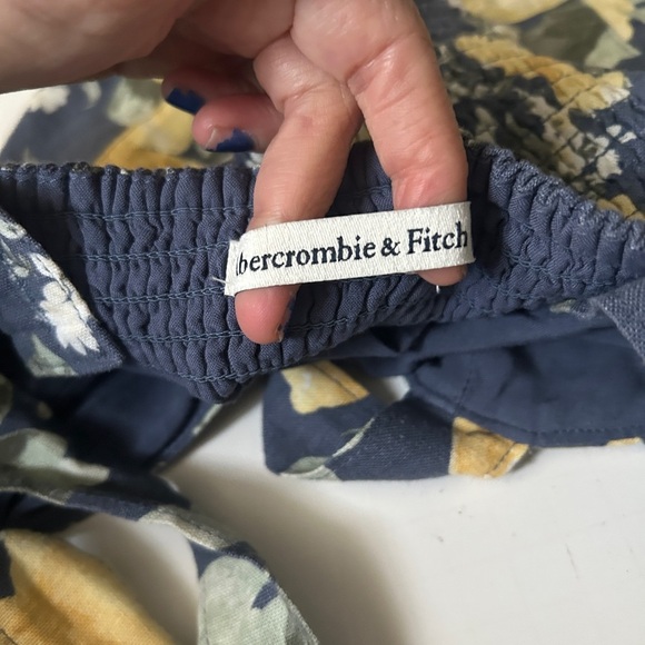 Abercrombie Women’s Cropped Top, Lemon Print - Picture 3 of 8